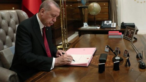 Foto - Erdoğan’dan flaş karar! O isimleri gece yarısı görevden aldı
