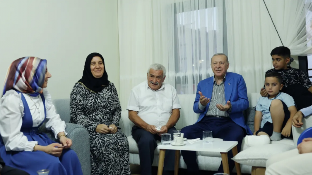 Erdoğan'dan Malatya'da depremzede aileye ziyaret