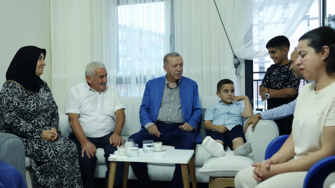 Foto - Erdoğan'dan Malatya'da depremzede aileye ziyaret