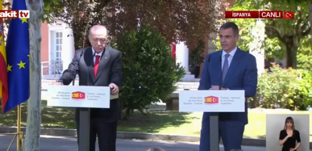 Foto - Erdoğan'dan o gazeteciye müthiş ayar: Başını sallama ben sallamıyorum