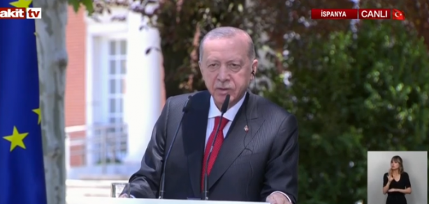 Foto - Erdoğan'dan o gazeteciye müthiş ayar: Başını sallama ben sallamıyorum