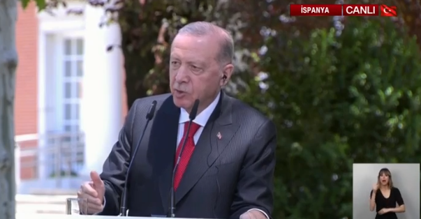 Foto - Erdoğan'dan o gazeteciye müthiş ayar: Başını sallama ben sallamıyorum