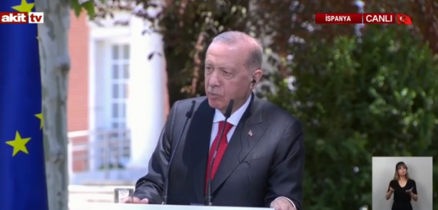 Foto - Erdoğan'dan o gazeteciye müthiş ayar: Başını sallama ben sallamıyorum