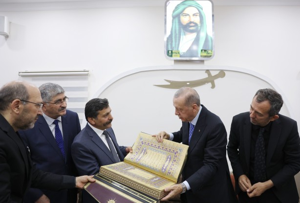 Foto - Erdoğan'dan Pendik'te Cemevi'ne 10 Muharrem ziyareti