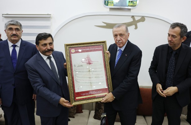 Foto - Erdoğan'dan Pendik'te Cemevi'ne 10 Muharrem ziyareti
