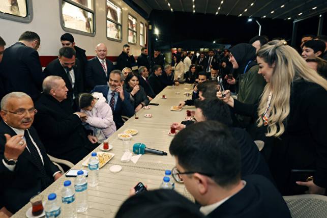 Foto - Erdoğan'dan sürpriz ziyaret! Çay bahçesini ziyaret etti