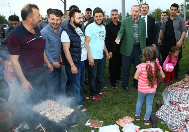 Foto - Erdoğan'ı bir anda karşılarında gördüler!