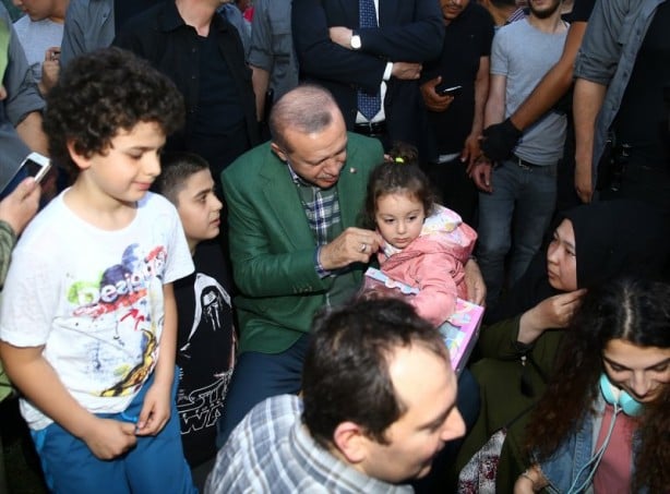 Foto - Erdoğan'ı bir anda karşılarında gördüler!