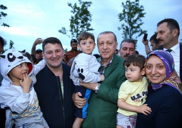 Foto - Erdoğan'ı bir anda karşılarında gördüler!