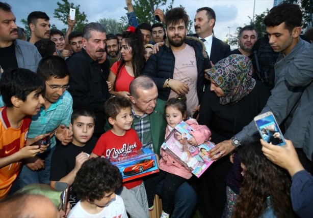 Foto - Erdoğan'ı bir anda karşılarında gördüler!