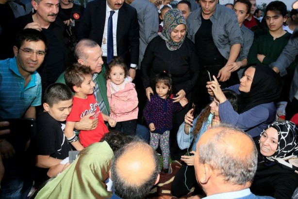Foto - Erdoğan'ı bir anda karşılarında gördüler!