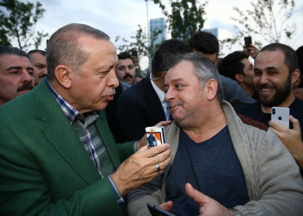 Foto - Erdoğan'ı bir anda karşılarında gördüler!