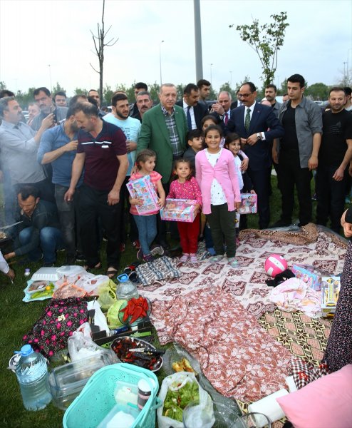 Foto - Erdoğan'ı bir anda karşılarında gördüler!