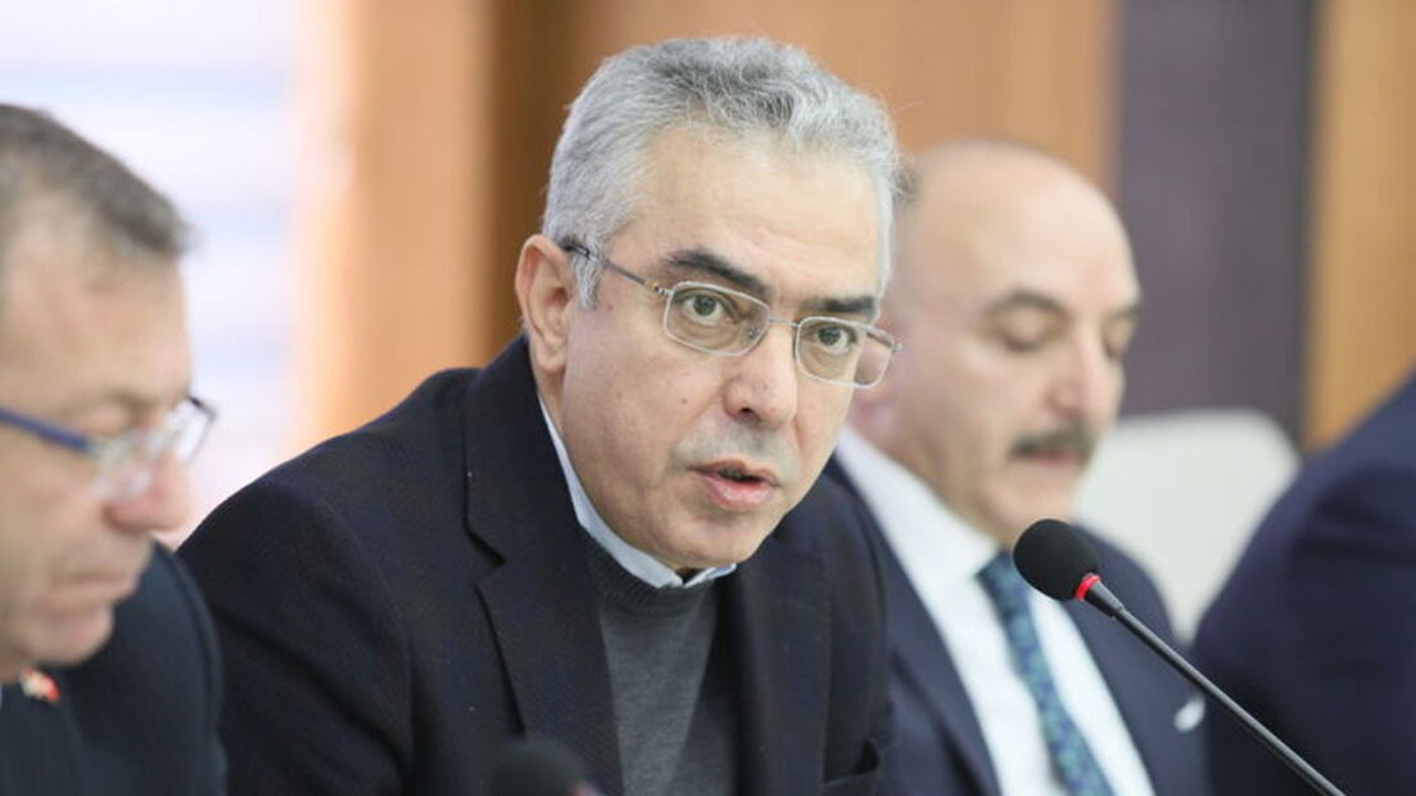 Erdoğan’ın danışmanı "yeni anayasaya ihtiyaç yok" diyerek bombayı patlattı!