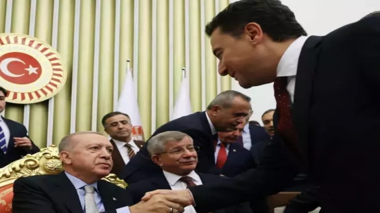 Foto - Erdoğan’ın Davutoğlu ve Babacan’ı yanına almasına Ahmet Hakan ve Cem Küçük’ten sürpriz yorum: Önümüzdeki günlerde...