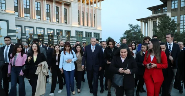 Erdoğan’ın gazeteciler ile buluşmasından önemli notlar! Özgür Özel’in randevu talebine ne cevap verdi? 