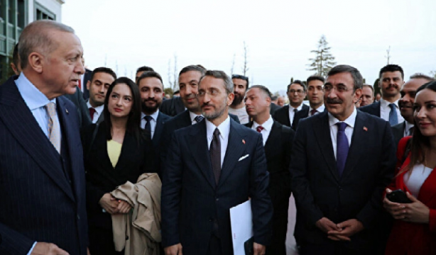 Foto - Erdoğan’ın gazeteciler ile buluşmasından önemli notlar! Özgür Özel’in randevu talebine ne cevap verdi? 