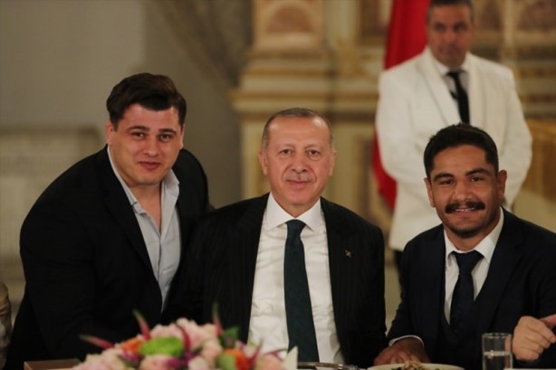 Foto - Erdoğan'ın iftar davetine ünlüler akın etti