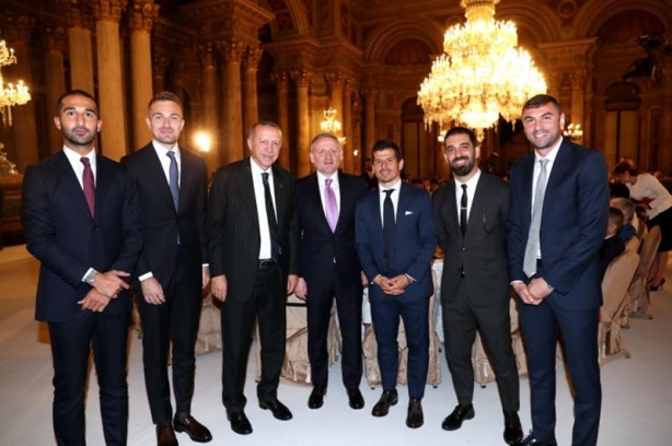 Foto - Erdoğan'ın iftar davetine ünlüler akın etti