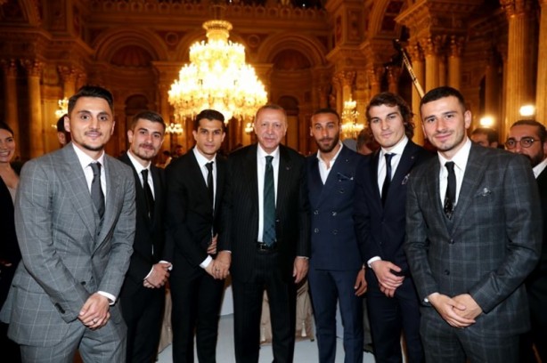 Foto - Erdoğan'ın iftar davetine ünlüler akın etti
