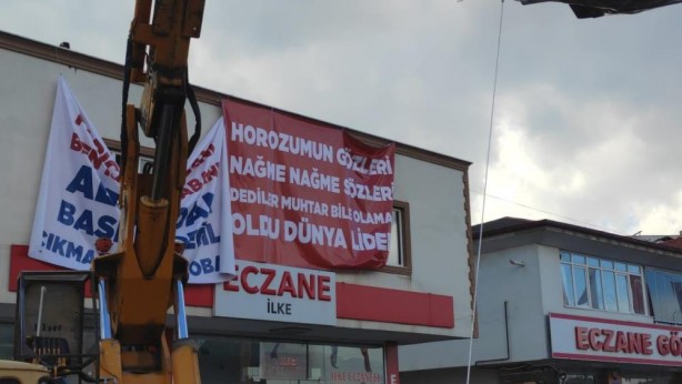 Foto - Erdoğan'ın katıldığı törende öyle pankartlar açıldı ki gören bir daha baktı