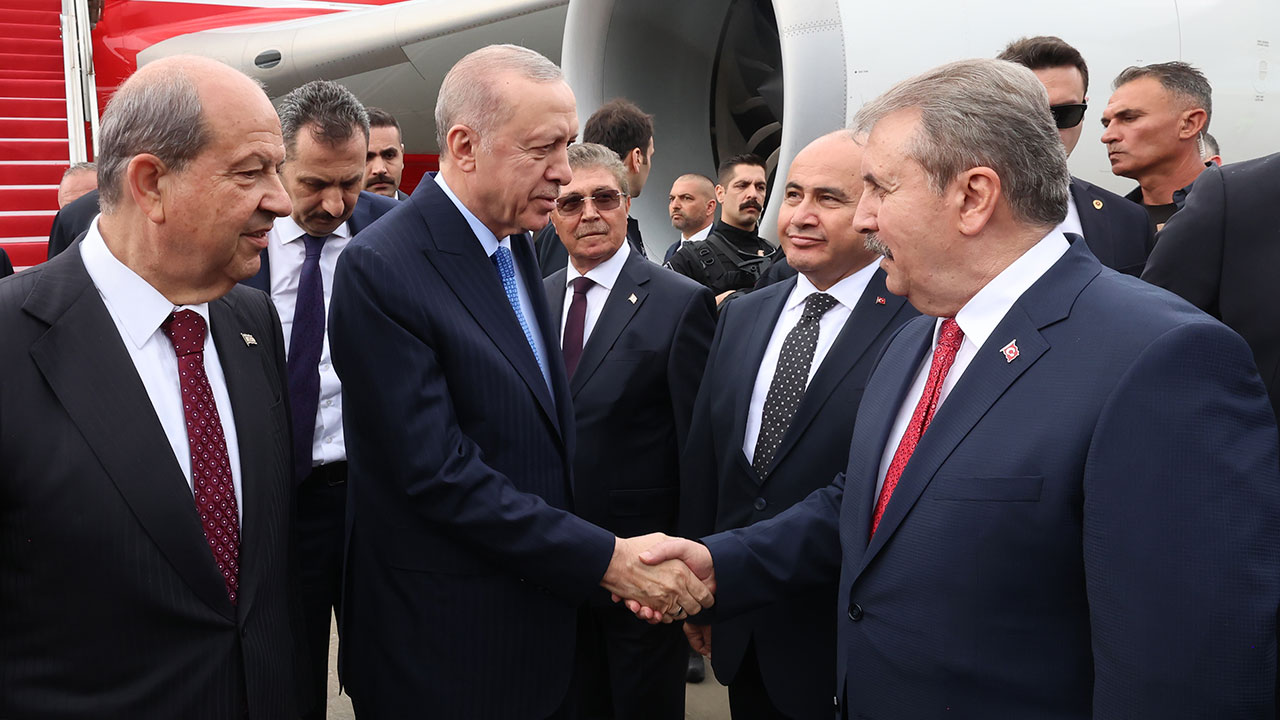 Foto - Erdoğan’ın Kıbrıs’a gitmesi korkuttu! "Yüksek teyakkuzdayız" diyerek duyurdular