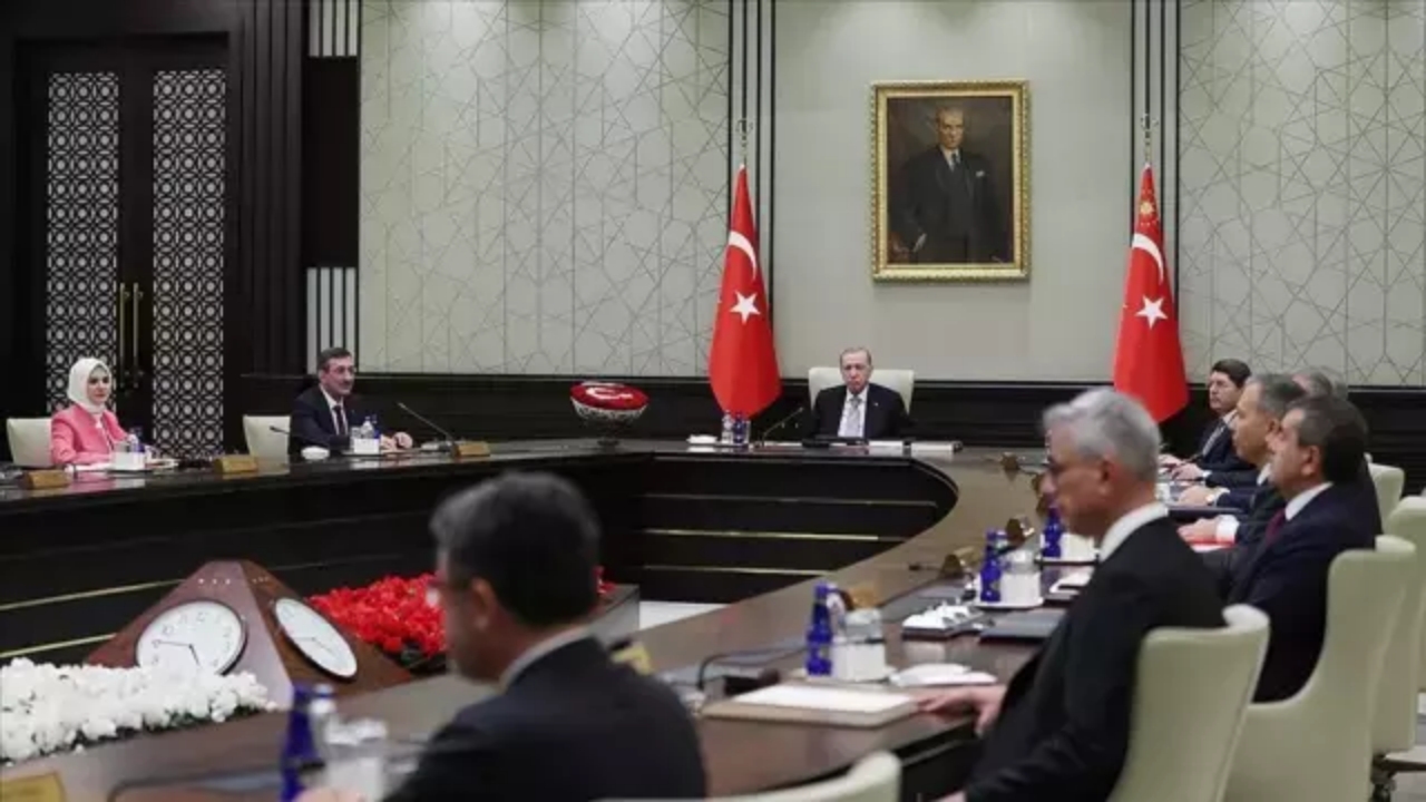 Foto - Erdoğan’ın korumaya aldığı bakan bakın kim çıktı! Her gittiği yerde "Onu sıkıştırmayın" diyormuş