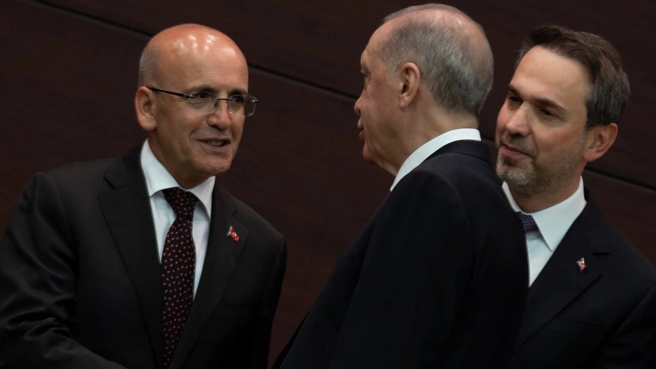 Foto - Erdoğan’ın korumaya aldığı bakan bakın kim çıktı! Her gittiği yerde "Onu sıkıştırmayın" diyormuş