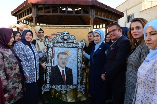 Foto - Erdoğan'ın mozaik portresine son taşı koydu