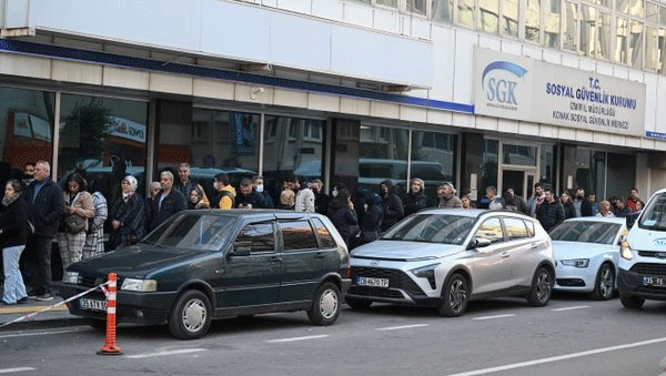 Foto - Erdoğan'ın müjdesi sonrası akın ettiler! Teşekkürler Erdoğan Türkiye bayram ediyor