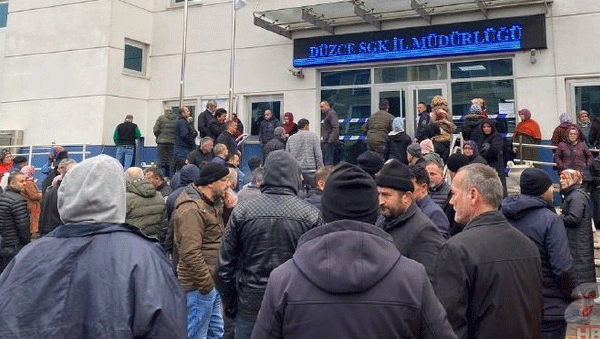 Foto - Erdoğan'ın müjdesi sonrası akın ettiler! Teşekkürler Erdoğan Türkiye bayram ediyor