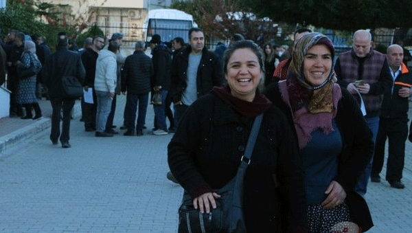 Foto - Erdoğan'ın müjdesi sonrası akın ettiler! Teşekkürler Erdoğan Türkiye bayram ediyor