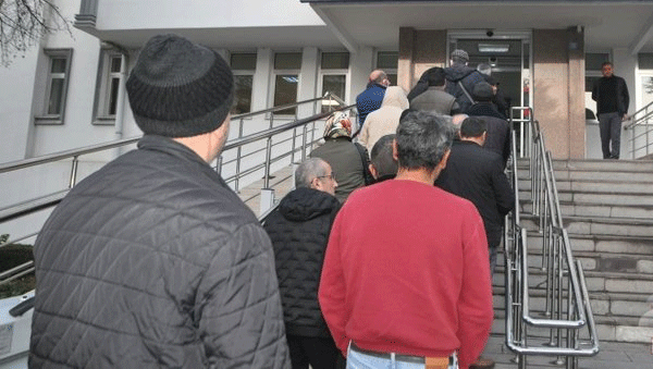 Foto - Erdoğan'ın müjdesi sonrası akın ettiler! Teşekkürler Erdoğan Türkiye bayram ediyor