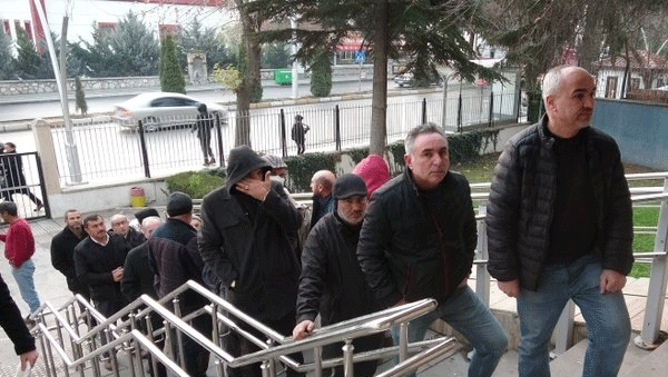 Foto - Erdoğan'ın müjdesi sonrası akın ettiler! Teşekkürler Erdoğan Türkiye bayram ediyor
