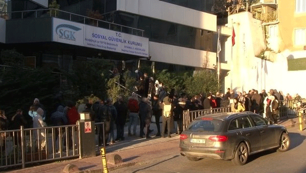 Foto - Erdoğan'ın müjdesi sonrası akın ettiler! Teşekkürler Erdoğan Türkiye bayram ediyor
