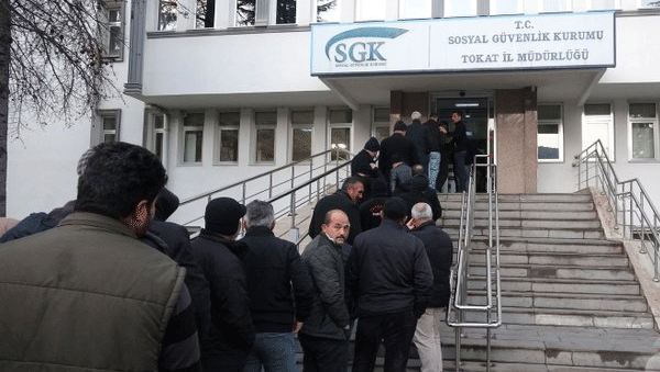 Foto - Erdoğan'ın müjdesi sonrası akın ettiler! Teşekkürler Erdoğan Türkiye bayram ediyor