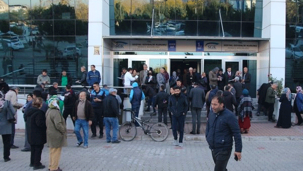 Foto - Erdoğan'ın müjdesi sonrası akın ettiler! Teşekkürler Erdoğan Türkiye bayram ediyor