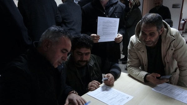 Foto - Erdoğan'ın müjdesi sonrası akın ettiler! Teşekkürler Erdoğan Türkiye bayram ediyor