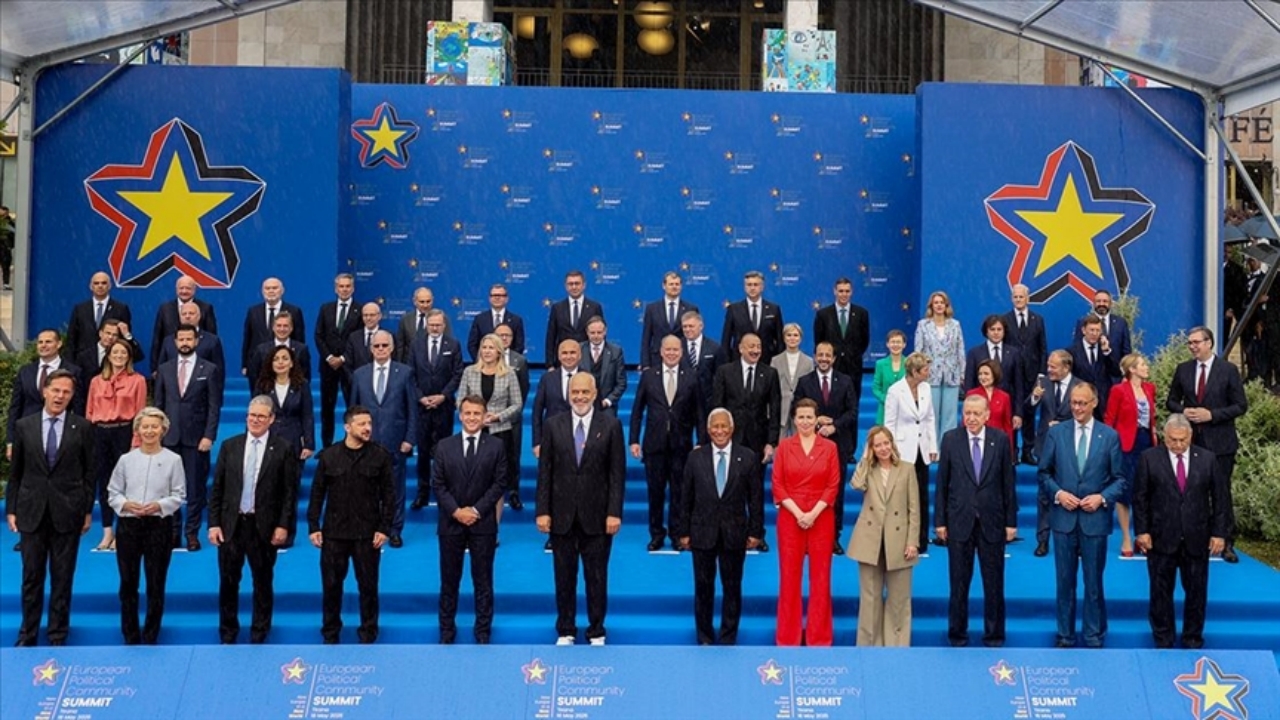 Foto - Erdoğan’ın yapay zekayla oluşturulan çocukluk hali olay oldu! Verdiği tepki gündeme oturdu