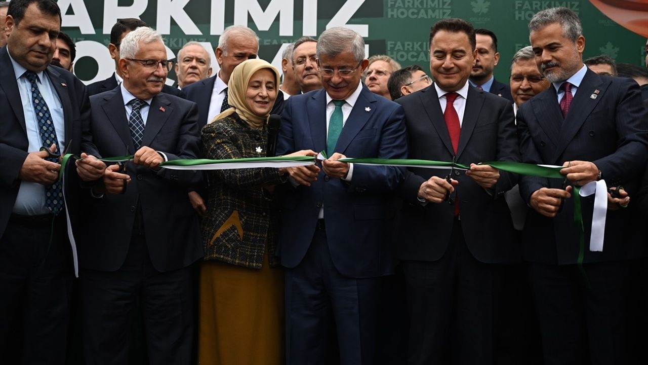 Foto - Erdoğan’la fotoğrafı çok konuşulmuştu! Davutoğlu’ndan bir olay açıklama daha