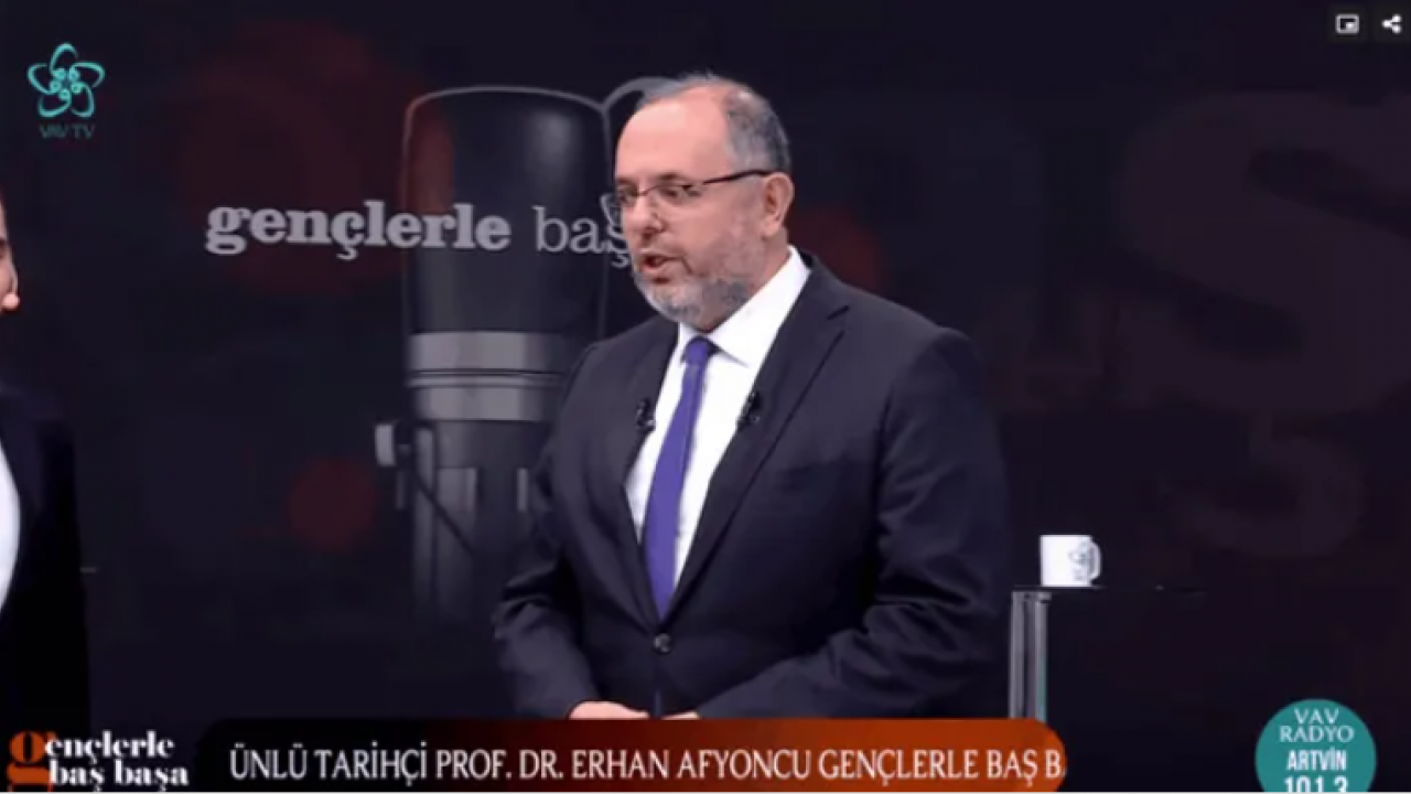 Foto - Erhan Afyoncu Gençlerle konuştu: ‘Düşmanın silahıyla düşmanla savaşamazsın’