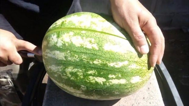 Foto - Erimiş bakır karpuza dökülürse...