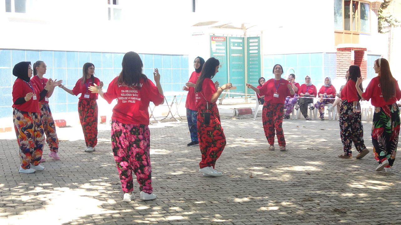 Foto - Erkekler köyden çıkarıldı! Tüm yönetim kadınlara bırakıldı