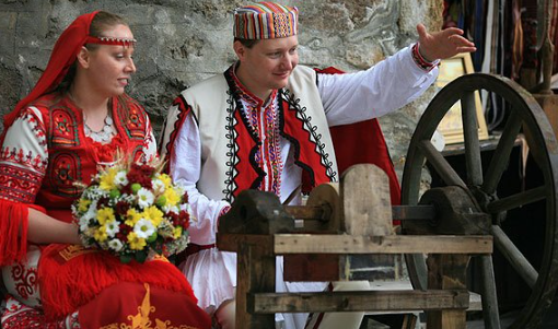 Foto - Erken yaşta evlilik tartışması: İkiye bölündüler… Bulgaristan'da AYM'ye başvurdular