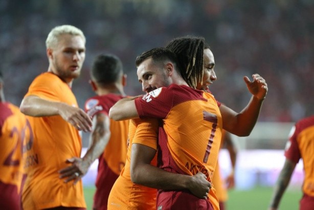 Foto - Erman Toroğlu'dan flaş penaltı açıklaması! Gaziantep FK-Galatasaray maçında olaylı pozisyon...