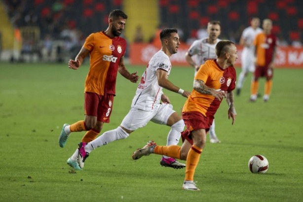 Foto - Erman Toroğlu'dan flaş penaltı açıklaması! Gaziantep FK-Galatasaray maçında olaylı pozisyon...