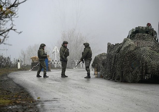 Foto - Ermeni askerlerinin utanmadan verdiği pozda Rusya detayı!