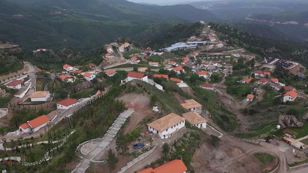 Foto - Ermenistan işgalinden kurtarılan Laçın'a Azerbaycanlıların dönüşleri başladı