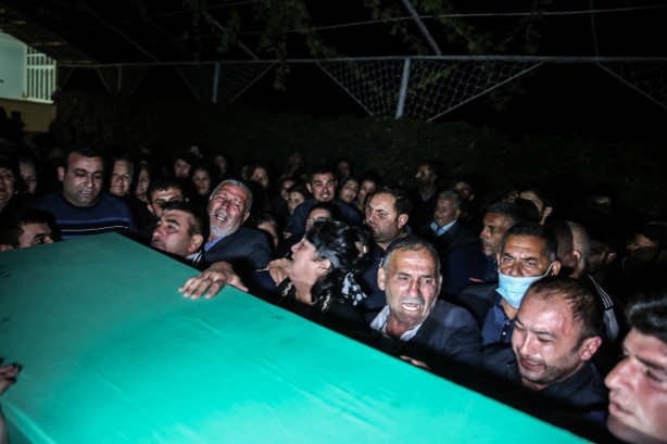 Foto - Ermenistan 'yine' vurmasın diye gece defnedildiler!