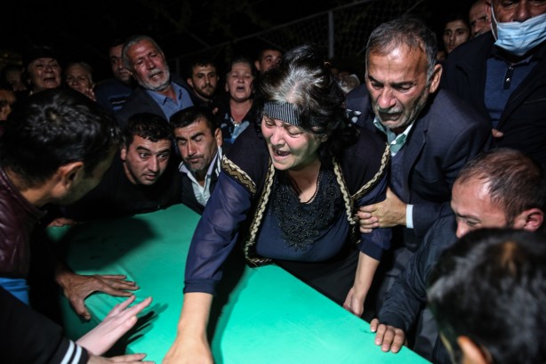 Foto - Ermenistan 'yine' vurmasın diye gece defnedildiler!